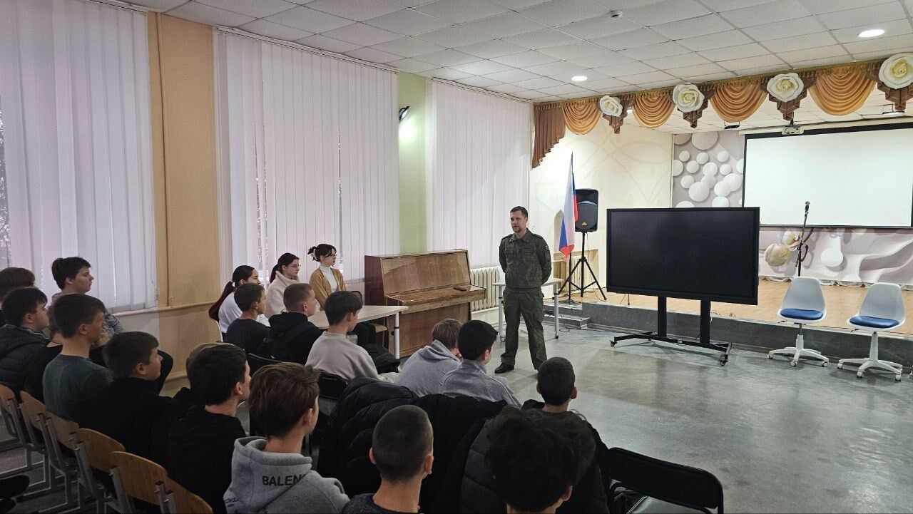 "Насилие и убийства становятся обыденностью": в сети рассказали, как Россия зомбирует украинских детей, навязывая новые "стандарты"