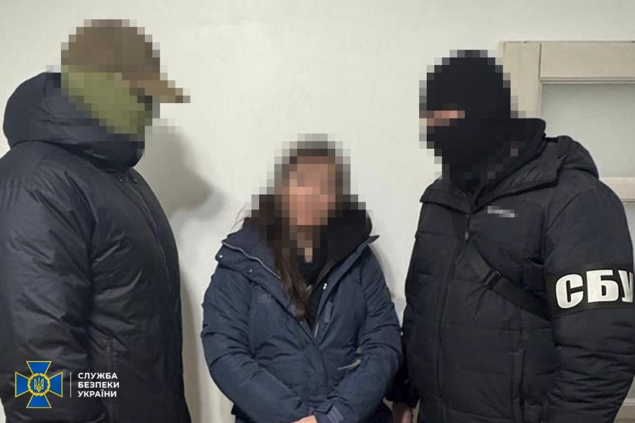 СБУ затримала агентку ФСБ, яка за завданням отруїла військового ЗСУ та готувала вибухівку для терактів у Харкові