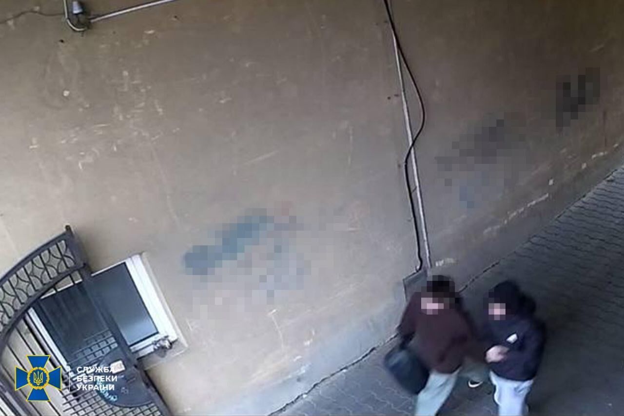 Хлопцям дали гроші для оренди квартири біля залізничного вокзалу