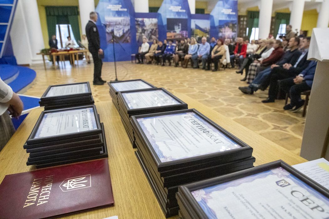 В преддверии Дня работников ЖКХ Кличко вручил столичным коммунальщикам сертификаты на служебное жилье