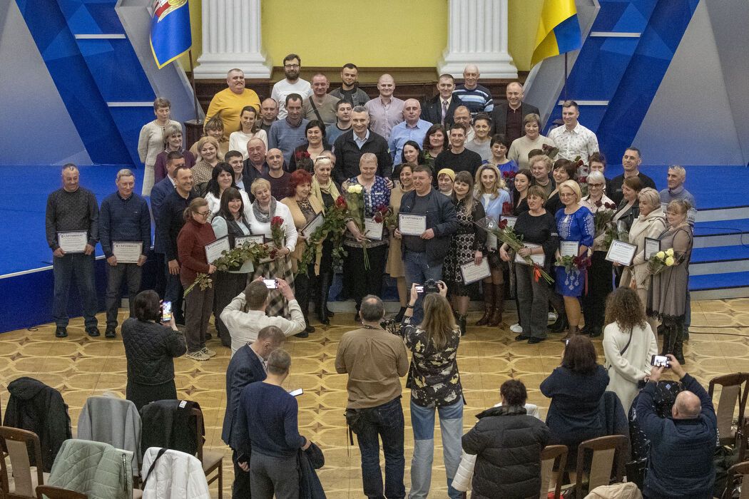 В преддверии Дня работников ЖКХ Кличко вручил столичным коммунальщикам сертификаты на служебное жилье