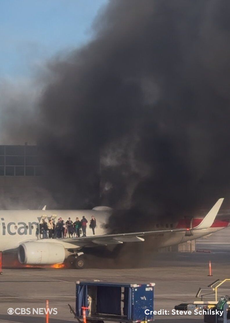 Вогонь охопив двигун: в аеропорту Денвера спалахнув літак Boeing 737 з пасажирами, є постраждалі. Фото і відео