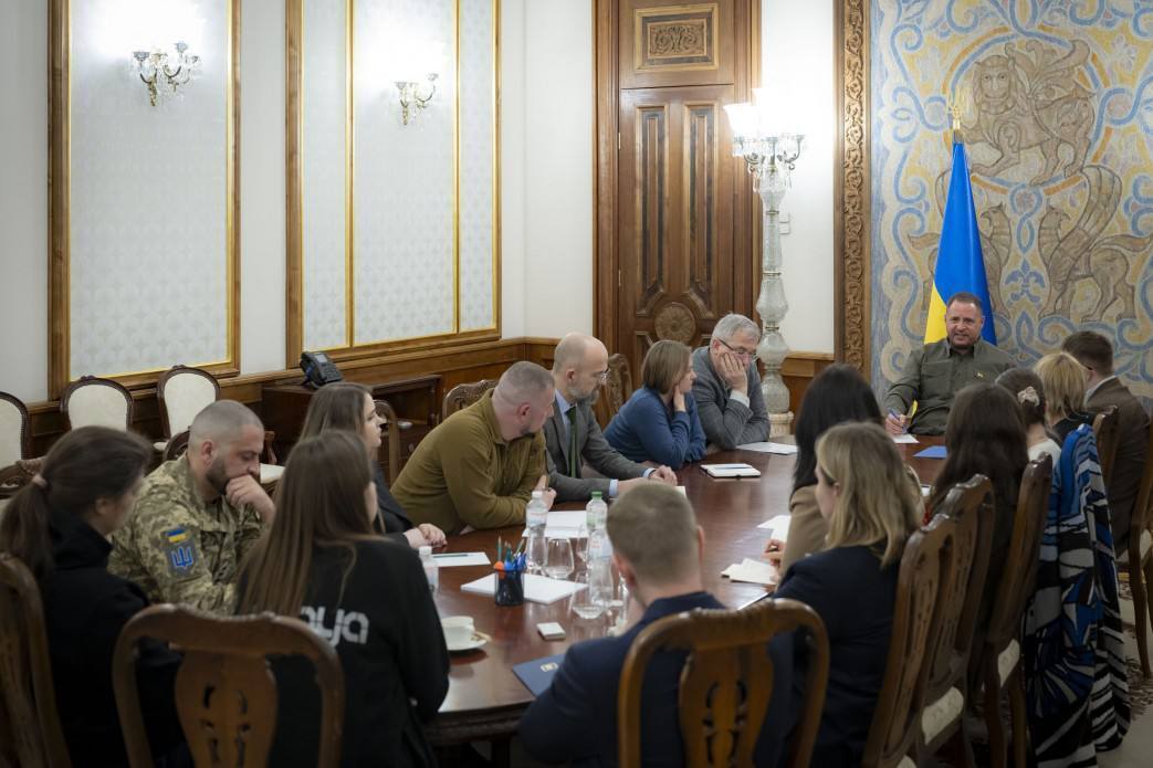 "Україна не обговорює нейтральний статус і скорочення ЗСУ": Єрмак озвучив "червоні лінії" на переговорах з РФ