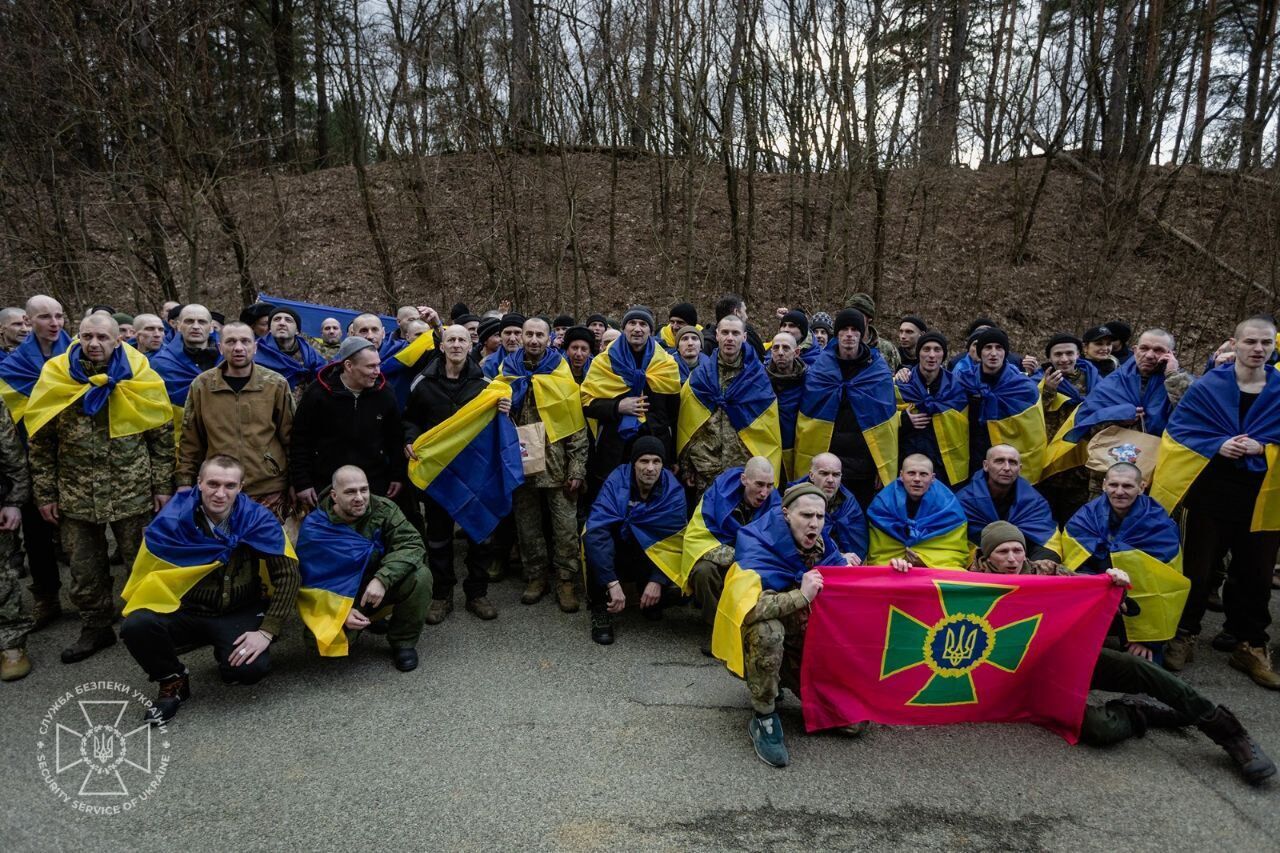 Один из самых больших обменов: Украина вернула из российского плена 197 защитников. Фото и видео