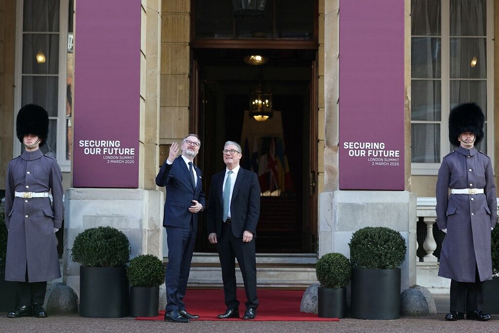 "Нужен мир, подкрепленный гарантиями безопасности": в Лондоне завершился саммит по поддержке Украины в войне. Детали, фото и видео