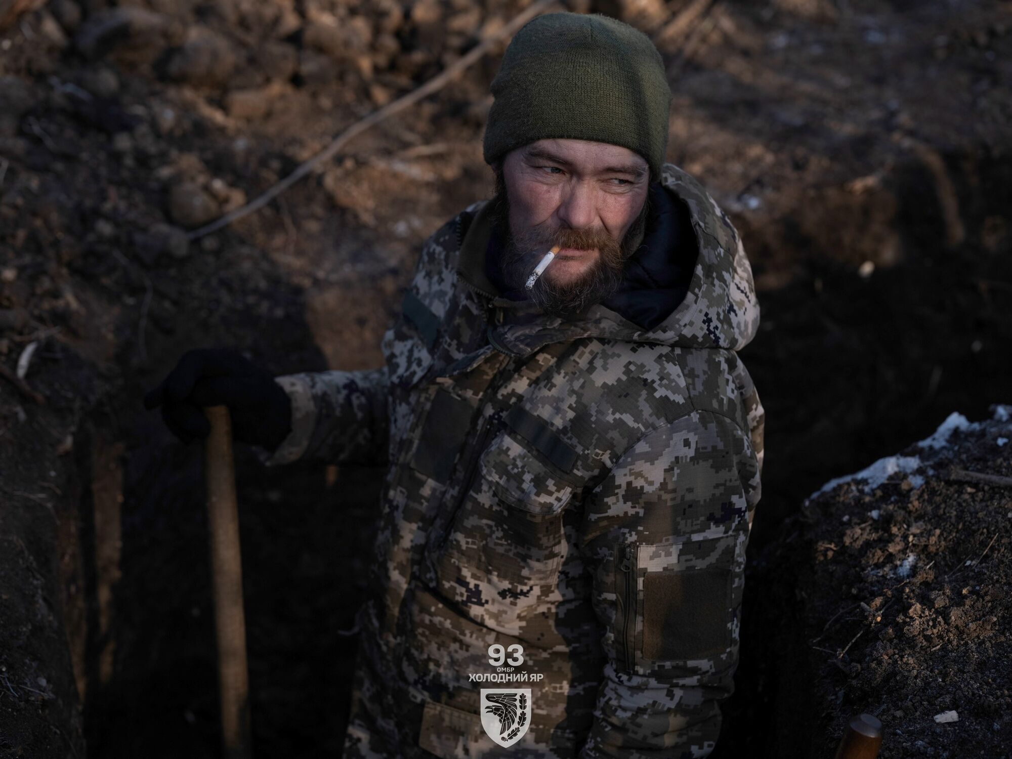 У кого є вільний час, той копає: піхотинці 93-ї бригади ЗСУ показали, як облаштовують бойові позиції. Фото