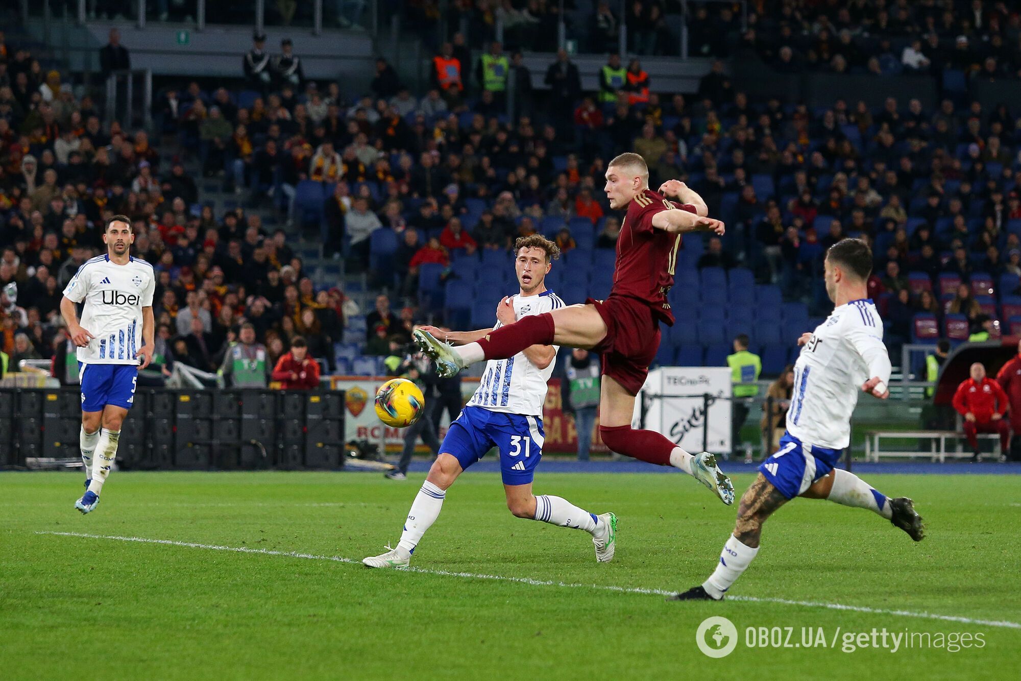 Вийшов на заміну та приніс перемогу. Олімпійський стадіон у Римі влаштував овації футболісту збірної України. Відео