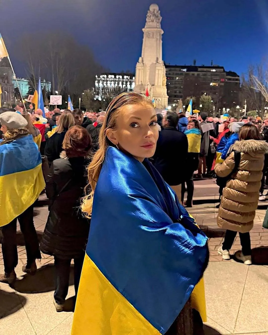 "Українську жінку видно за 10 кілометрів". Поліна Неня – про невдячних біженців, школи в Іспанії та реакцію місцевих на iPhone