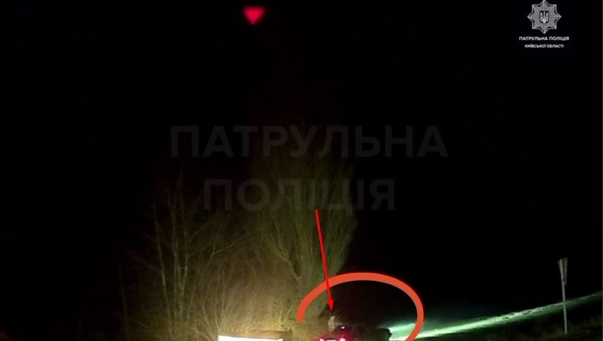 На Київщині поліцейські під час комендантської години влаштували погоню за п’яним водієм. Відео
