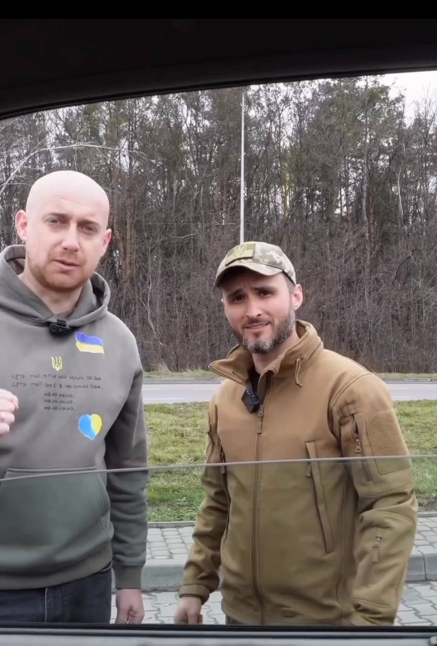 "Де зараз виступаєте? В "93 кварталі "Холодний яр": Ласточкін уперше розсекретив, на якому напрямку служить, і показався в формі 