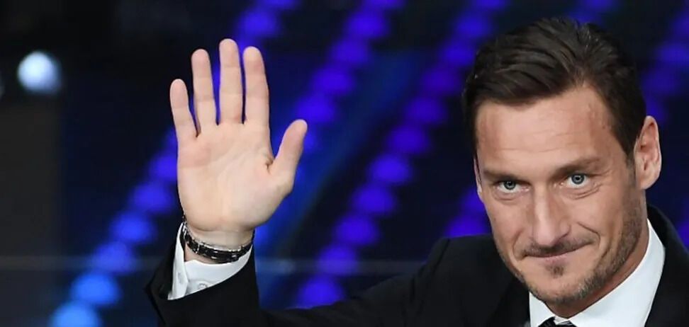 Легенда футбола лицемерно оправдался за поездку в Россию, упомянув Киев