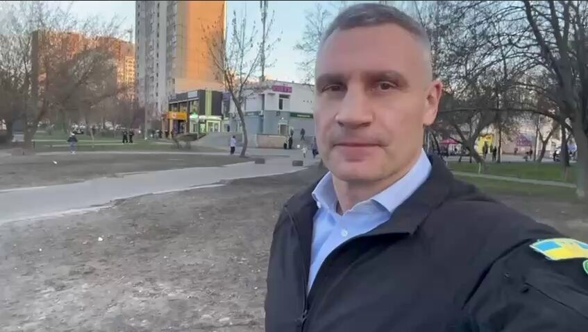 На колишніх місцях їх розташування облаштують зелені зони: Кличко показав, як у Києві прибирають МАФи. Відео