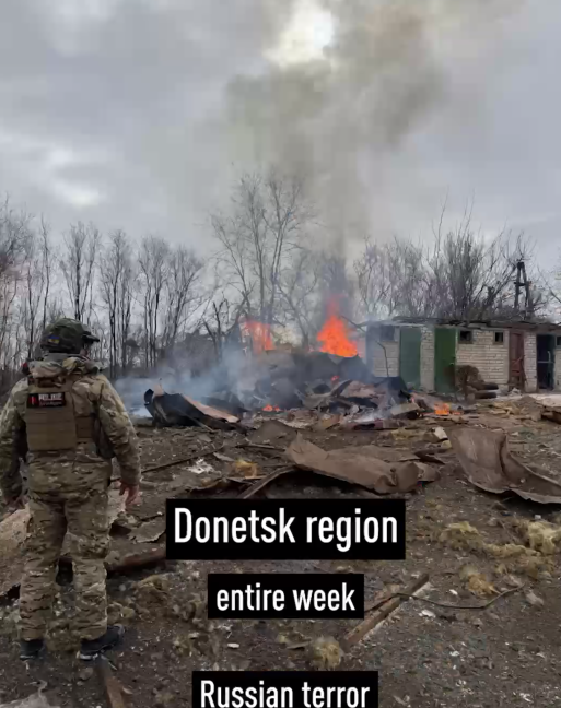 "Той, хто хоче переговорів, не б’є по людях навмисно балістикою": Зеленський пояснив, що треба, щоб зупинити Росію