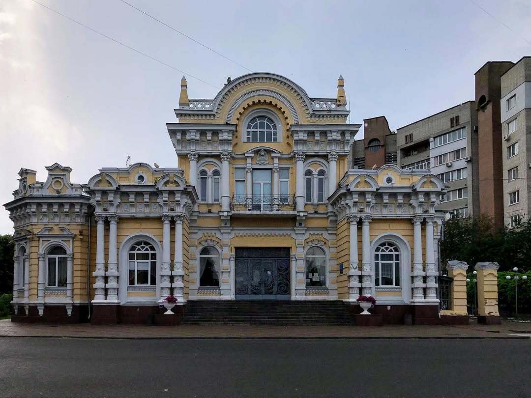 Черкаси – місто на Дніпрі: що подивитися, де відпочити та чим насолодитися

