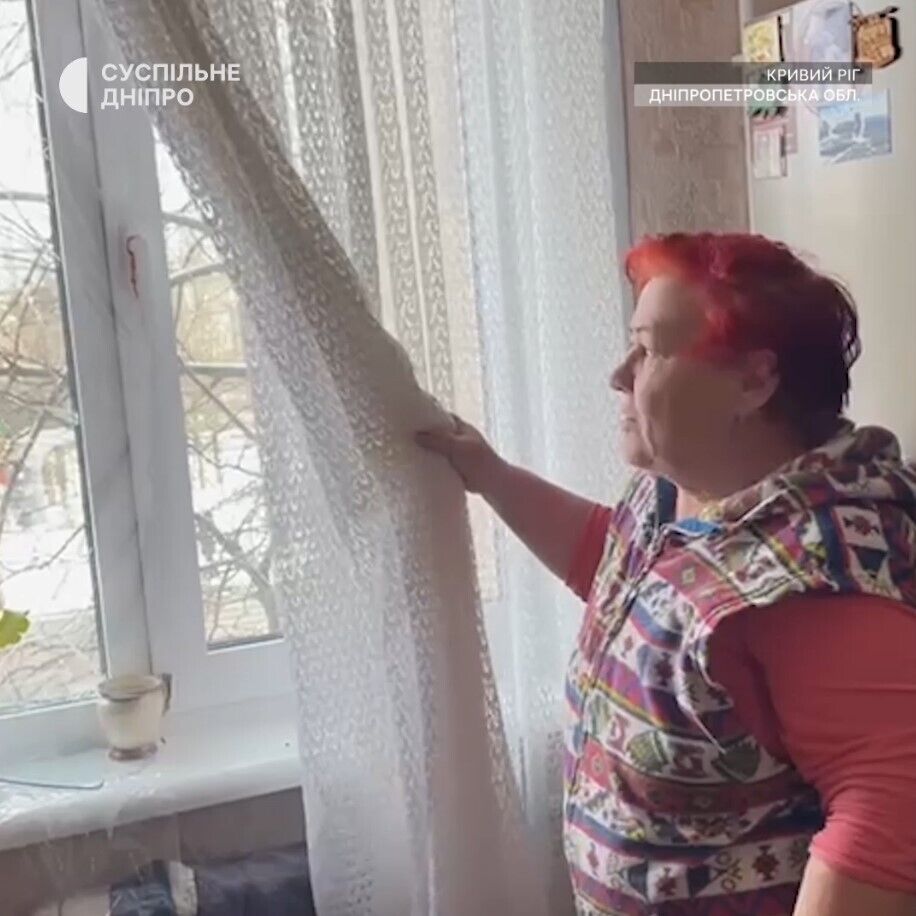"Встигла собою накрити дитину": мешканка Кривого Рогу розповіла про момент ворожої атаки. Відео