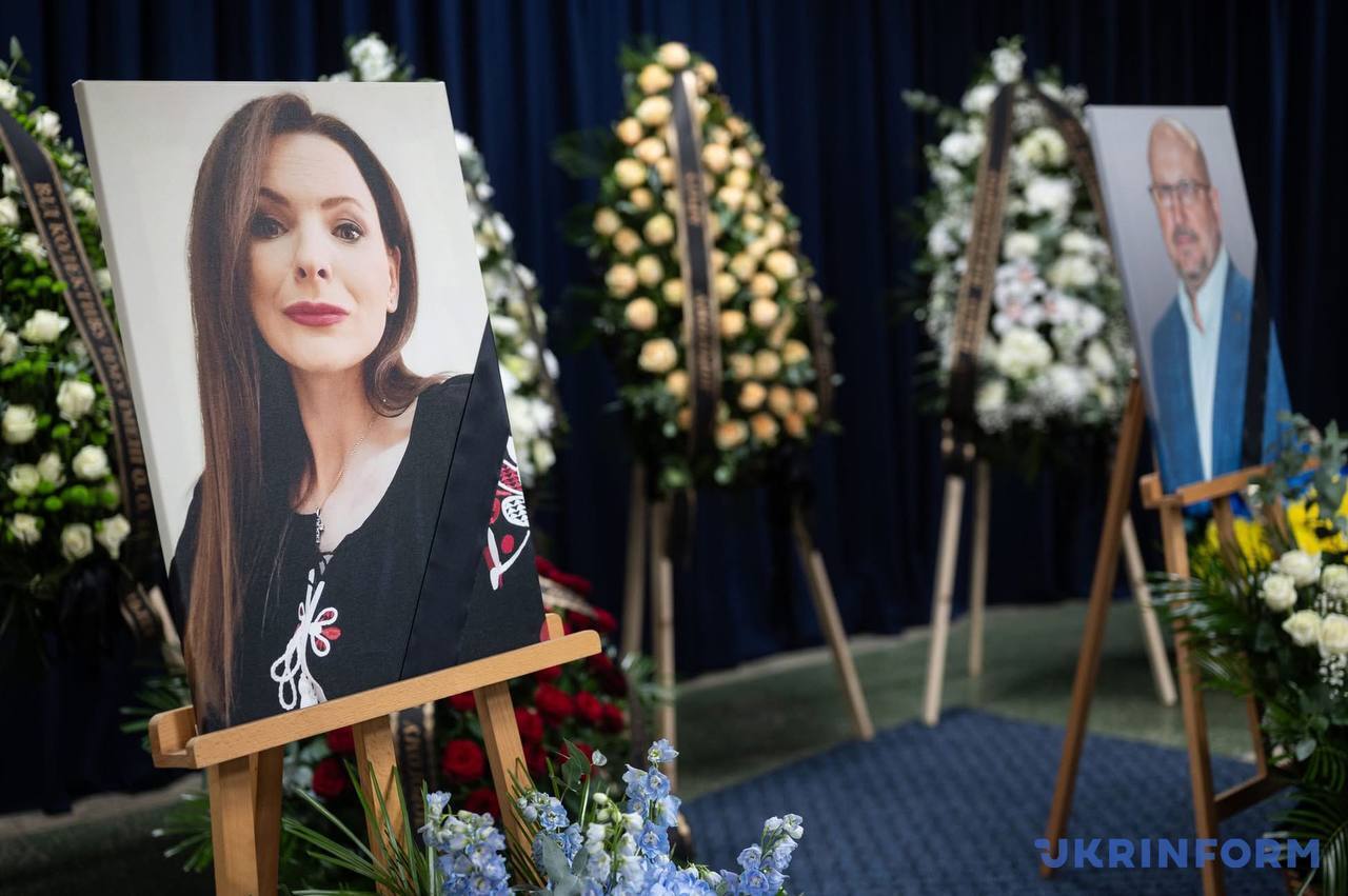 В Киеве простились с журналисткой Татьяной Кулик и ее мужем, погибшими в результате атаки РФ. Фото