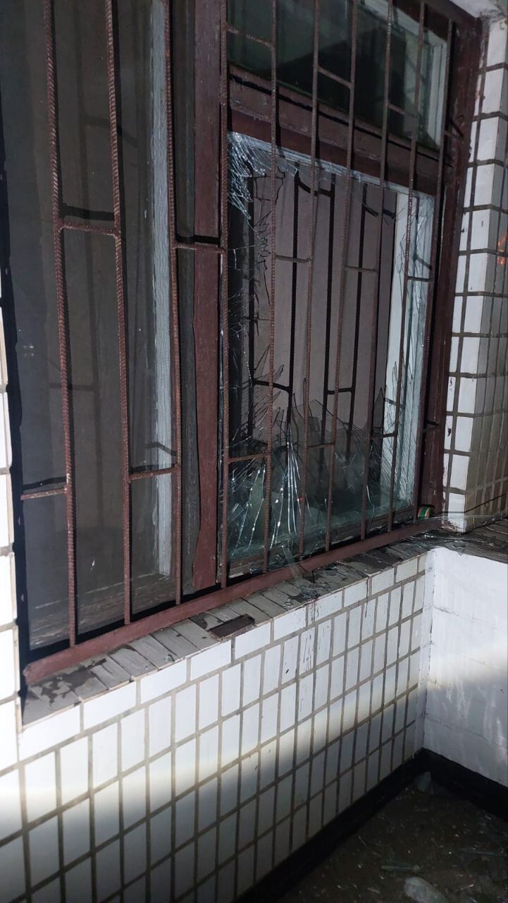 Ворог атакував Кривий Ріг дронами: пошкоджено підприємство, є постраждала. Фото і відео