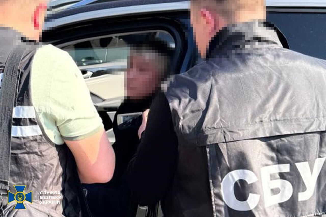 На Львівщині затримали очільника митного поста, який "кришував" чорний імпорт електроніки в Україну. Фото 