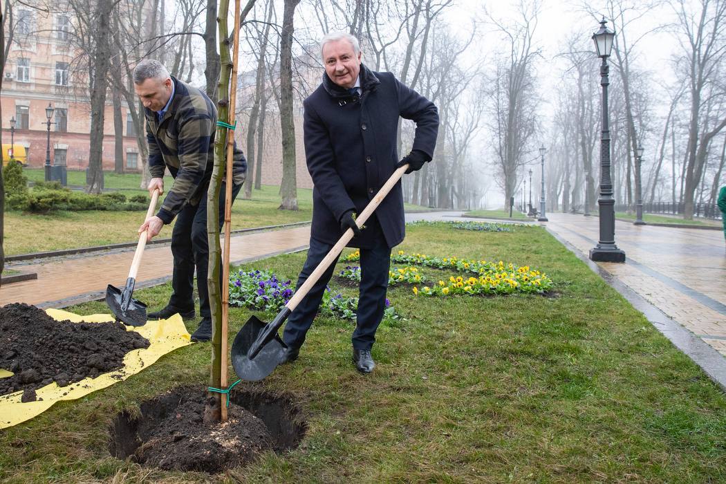Кличко та мер Тулузи Муденк підписали у Києві Декларацію міст-побратимів
