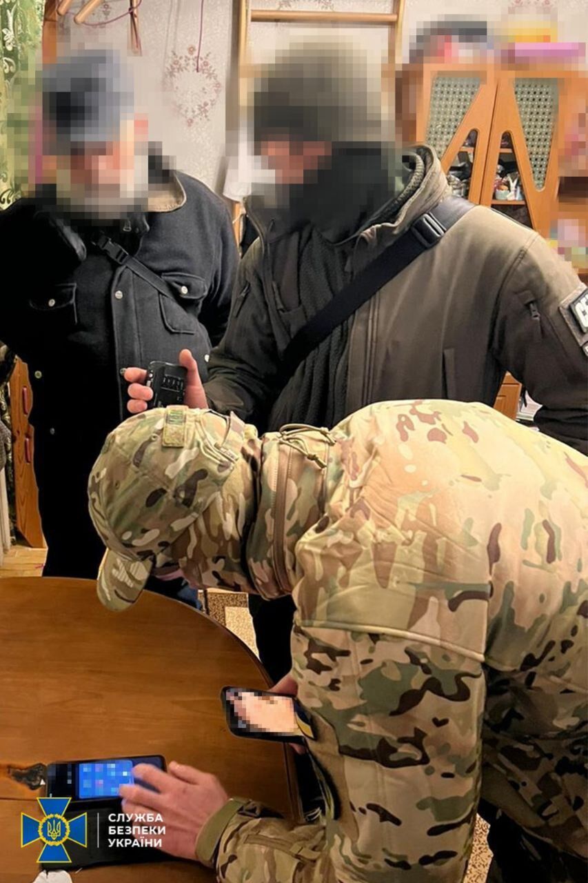 СБУ затримала трьох агентів РФ, які коригували удари по Києву: серед них росіянин і працівники оборонних компаній. Фото
