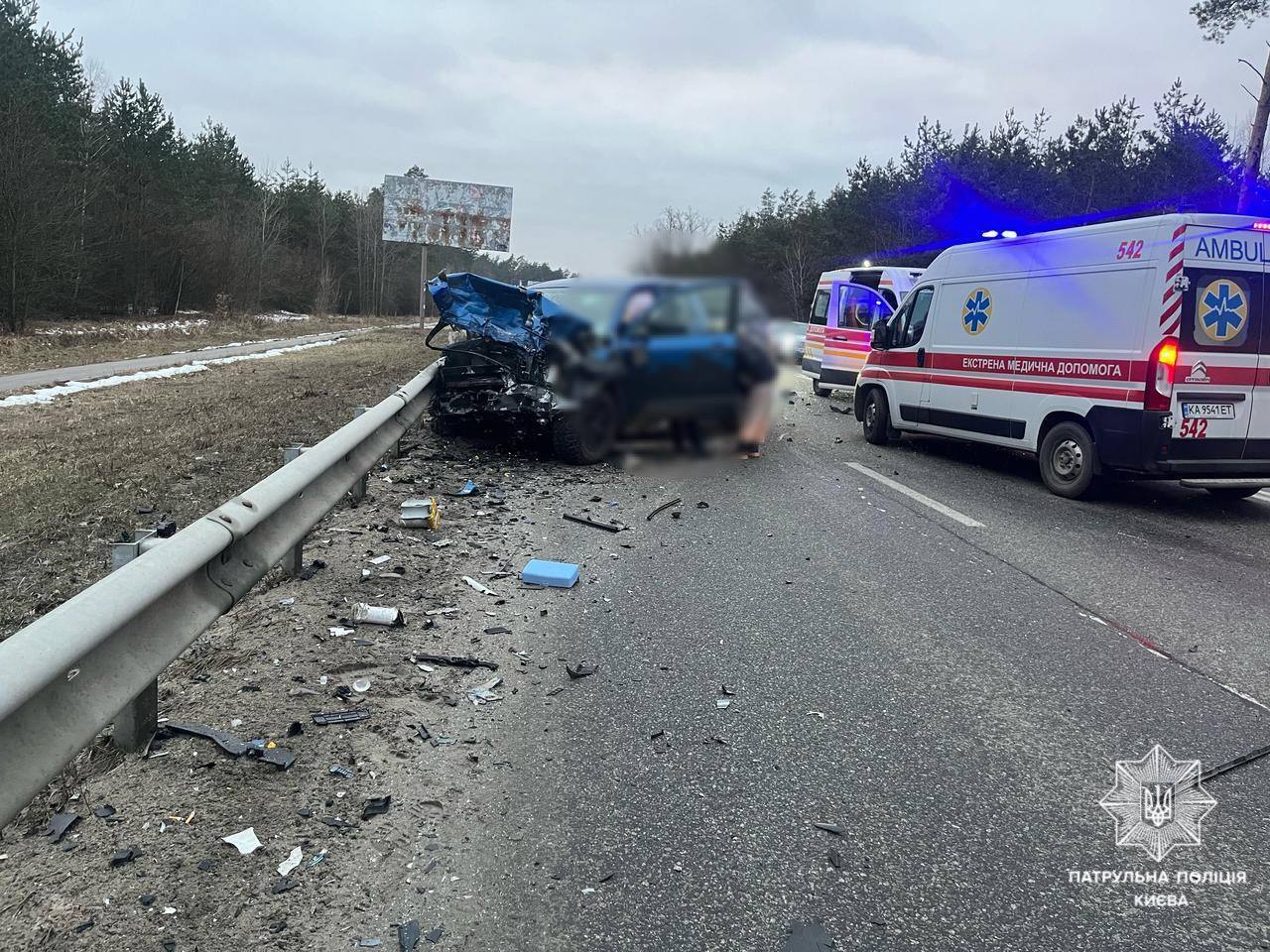 В Киеве водитель выехал на встречную полосу и устроил массовое ДТП с пострадавшими. Фото и видео