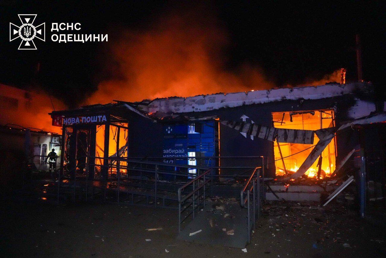 Росія здійснила масовану атаку на Одещину, пошкоджено десятки будинків: є загиблий і постраждалий. Фото і відео