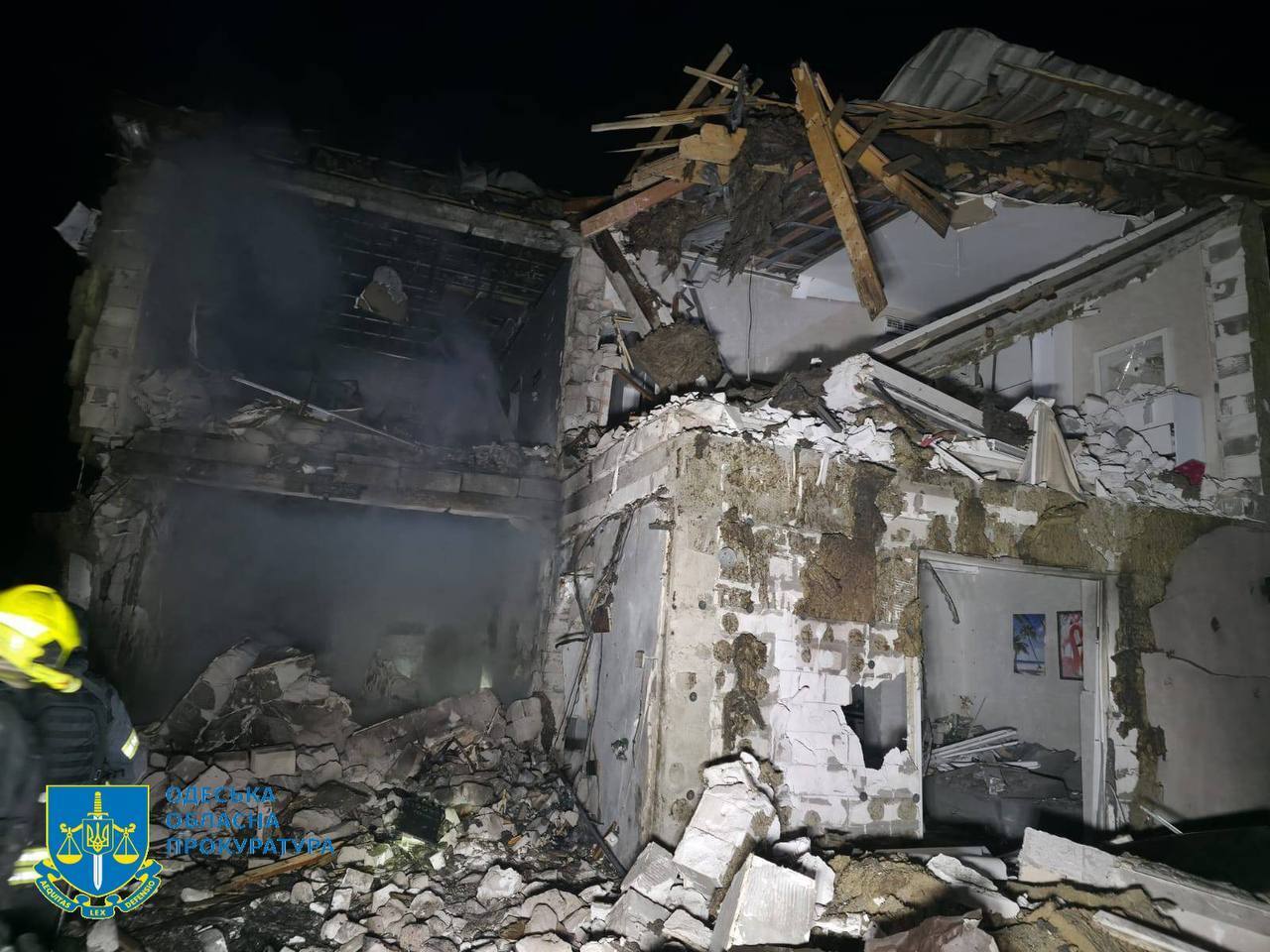 Росія здійснила масовану атаку на Одещину, пошкоджено десятки будинків: є загиблий і постраждалий. Фото і відео