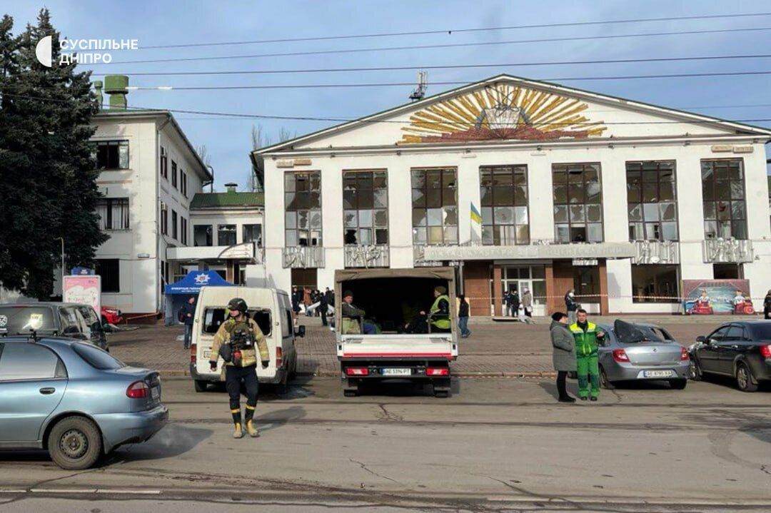У готелі були волонтери із США та Британії: Зеленський відреагував на удар РФ по Кривому Рогу, внаслідок якого загинули четверо людей