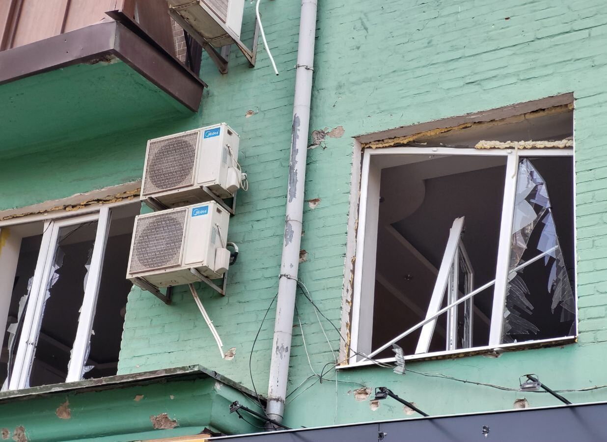 Балістична атака Росії по готелю у Кривому Розі: кількість жертв зросла, десятки людей поранені. Фото й відео
