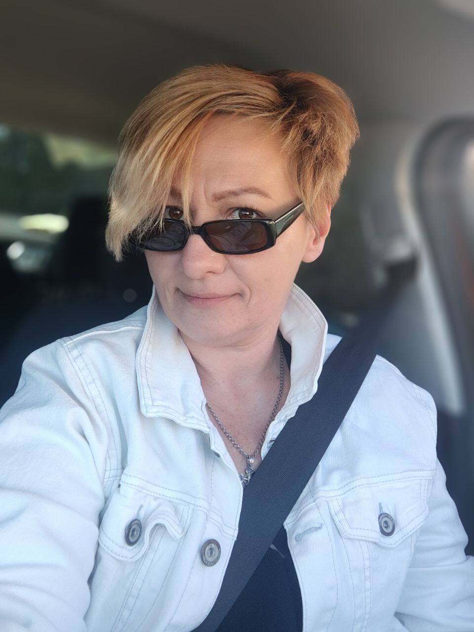 Дуло танка перед лобовым стеклом, контузия от взрывов и стойкая любовь к родному городу: как это, быть драйверкой такси в прифронтовом Харькове?