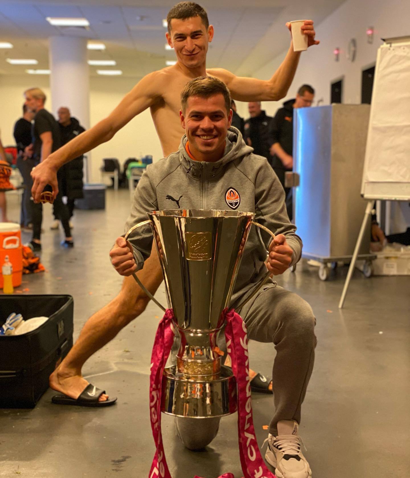 Ексфутболіст збірної України відмовився повертатися в Україну, тому що "потім не зможе виїхати звідти"