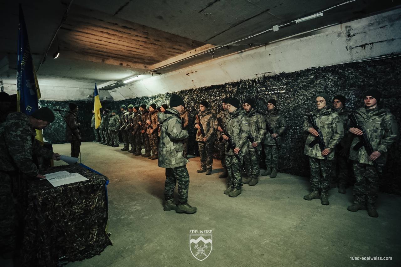 Контракт для 18-24-річних: перші військовослужбовці склали присягу. Фото
