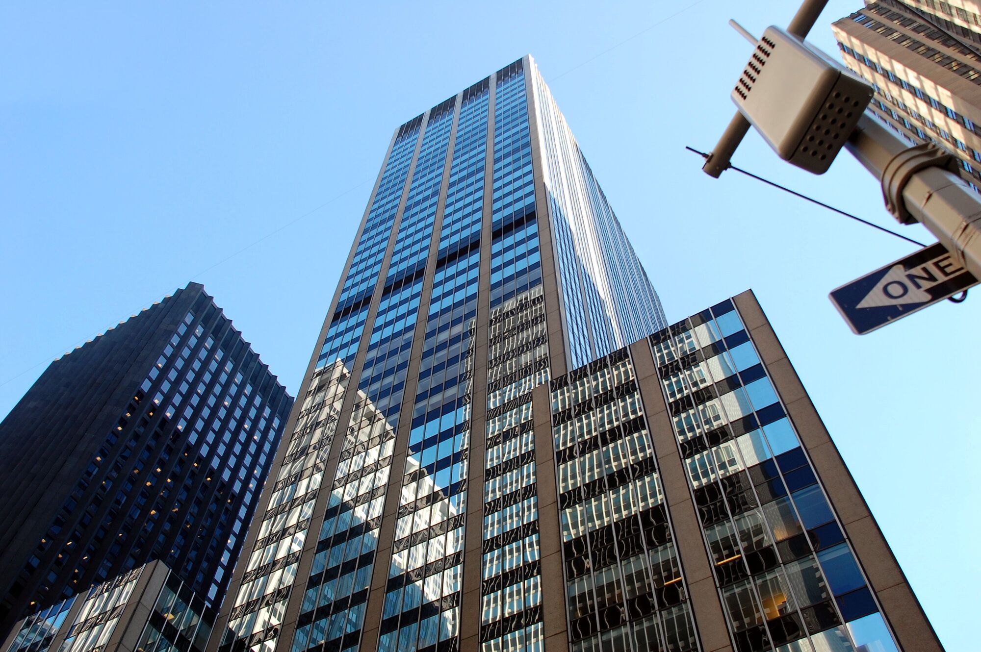 Офисный небоскреб 1290 Avenue of the Americas