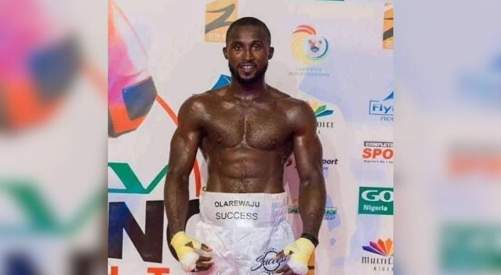 Боксер-чемпион, выступавший в России, пропустил удар в ринге и умер. Момент попал на видео