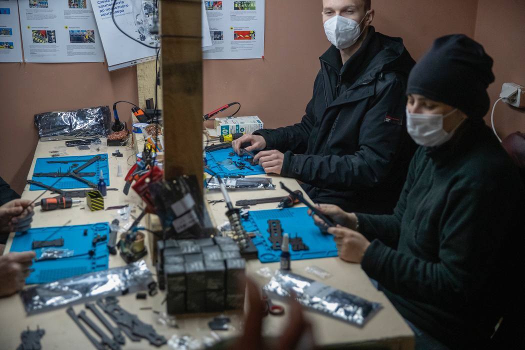 Кличко проверил готовность столичных коммунальщиков к нацсопротивлению и гражданской защите. Фото