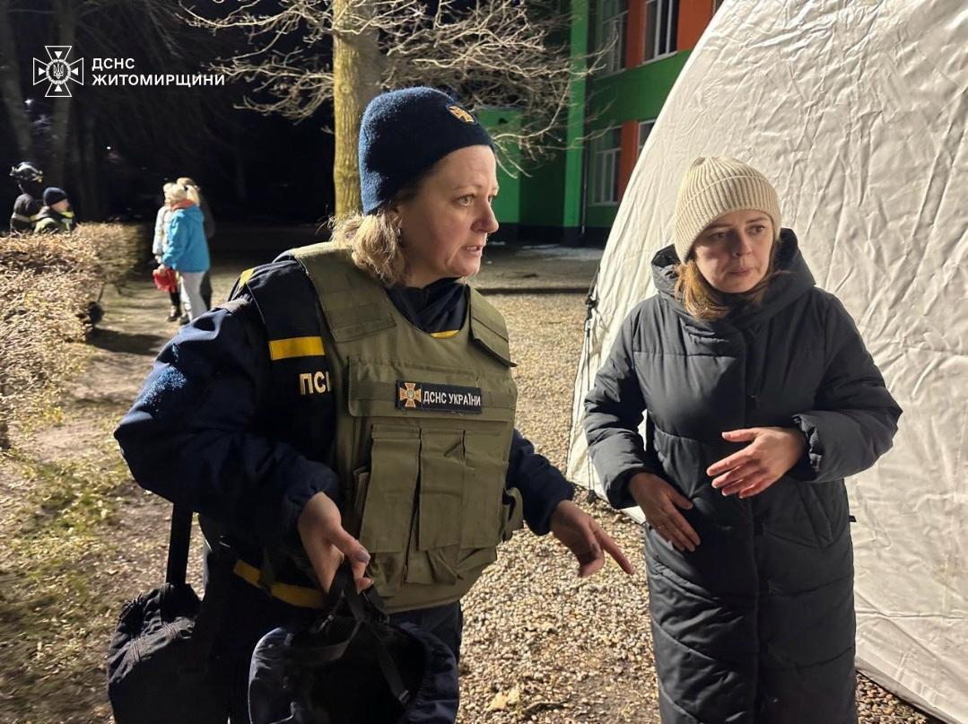 Россия атаковала Житомирщину "Шахедами": пострадали пять многоэтажек, есть погибший и раненые. Видео и фото