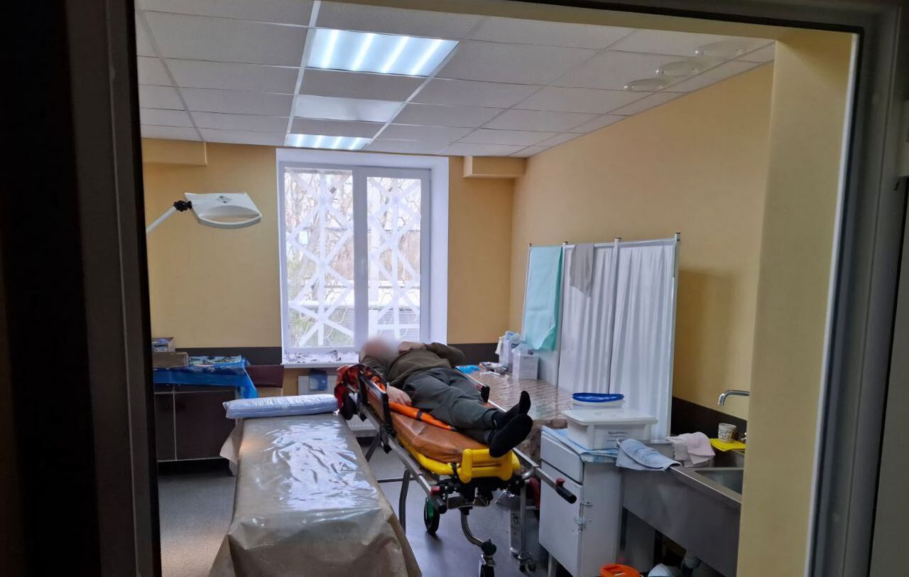 Оккупанты ударили по Никополю, пострадали 13 человек: среди раненых – подросток. Фото