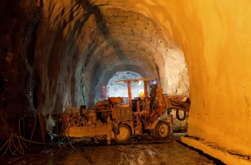 На глибині до 200 метрів: який вигляд мають секретні бункери Путіна і чи здатні вони витримати ядерний удар. Фото 