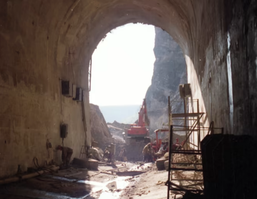 На глибині до 200 метрів: який вигляд мають секретні бункери Путіна і чи здатні вони витримати ядерний удар. Фото 