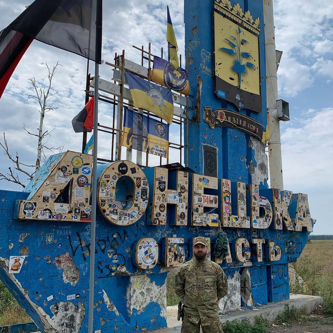 Актор Данііл Мірешкін, який захищає країну на фронті, однією фразою поставив на місце колег-утікачів