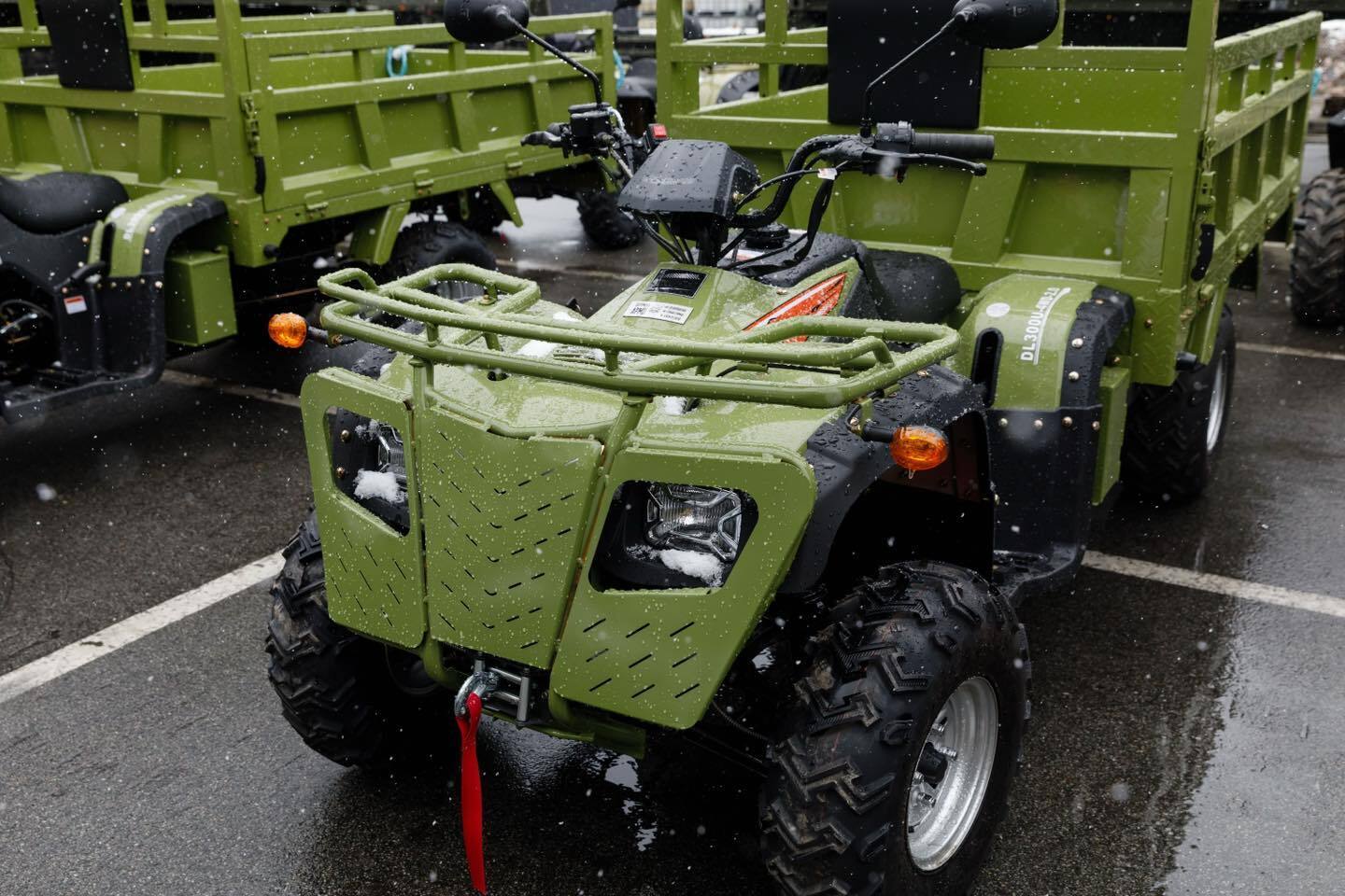 Нас никто не остановит: Порошенко везет морпехам дроны, РЭБы и квадроциклы