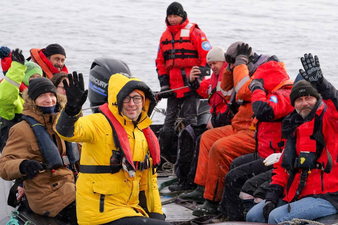 "Я не відчував страху": український журналіст побував у Антарктиді і розповів про життя полярників, місцевих тварин і небезпеку протоки Дрейка