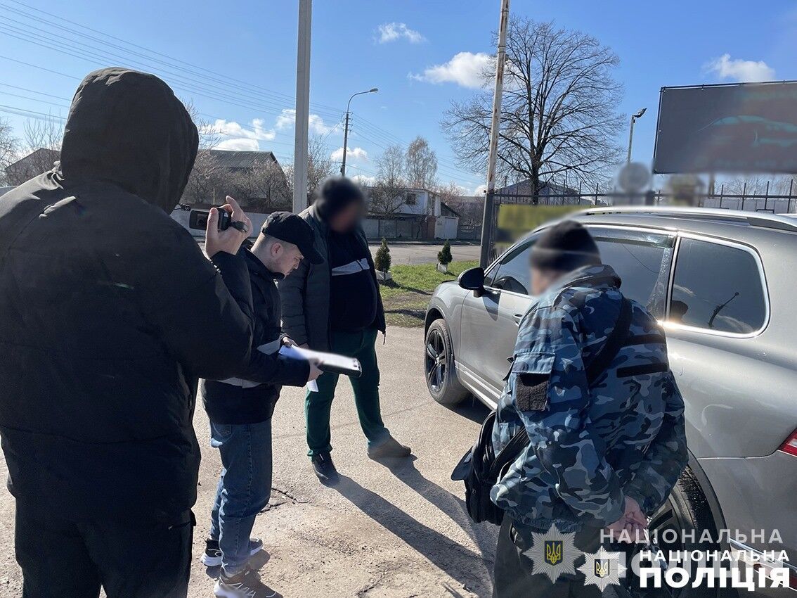 Нацполіція заблокувала ще 11 каналів незаконного переправлення військовозобов’язаних за кордон – подробиці