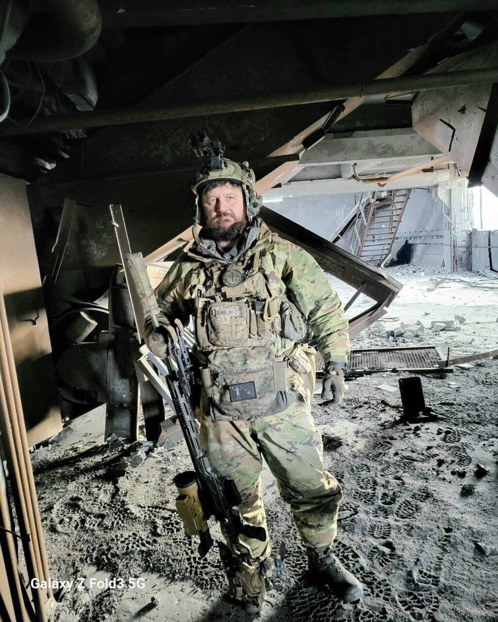 Под прицелом: миссия уникального снайпера ССО "Энейко", который после тяжелого ранения вернулся на фронт с протезом