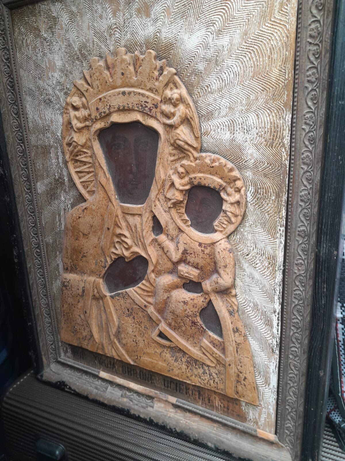 Скарби з минулого: на Львівщині викрили спроби незаконного вивезення старовинних монет та ікон. Фото
