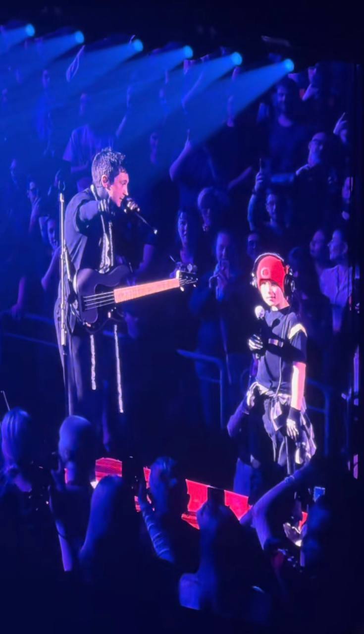 Маленький украинец спел на одной сцене с группой Twenty One Pilots и умилил сеть. Видео