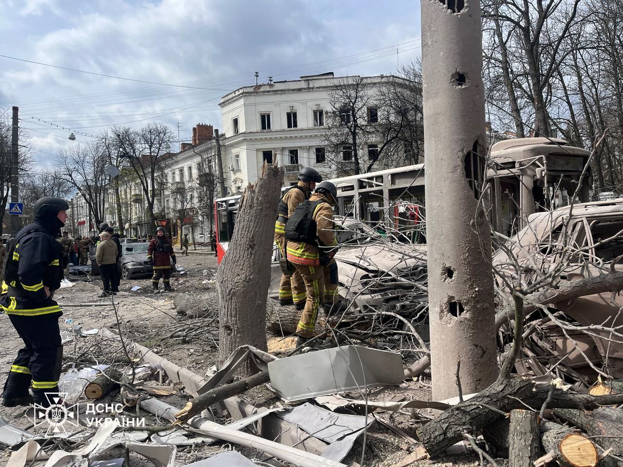 "Тільки сволота так може": Зеленський відреагував на удар РФ по Сумах, що забрав десятки життів