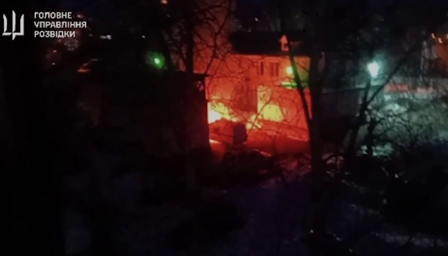 "Акт непокори": у Росії знищено чотири автомобілі силовиків – ГУР