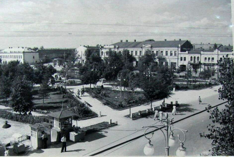 Якими були Суми у 1950-х: старі атмосферні фото