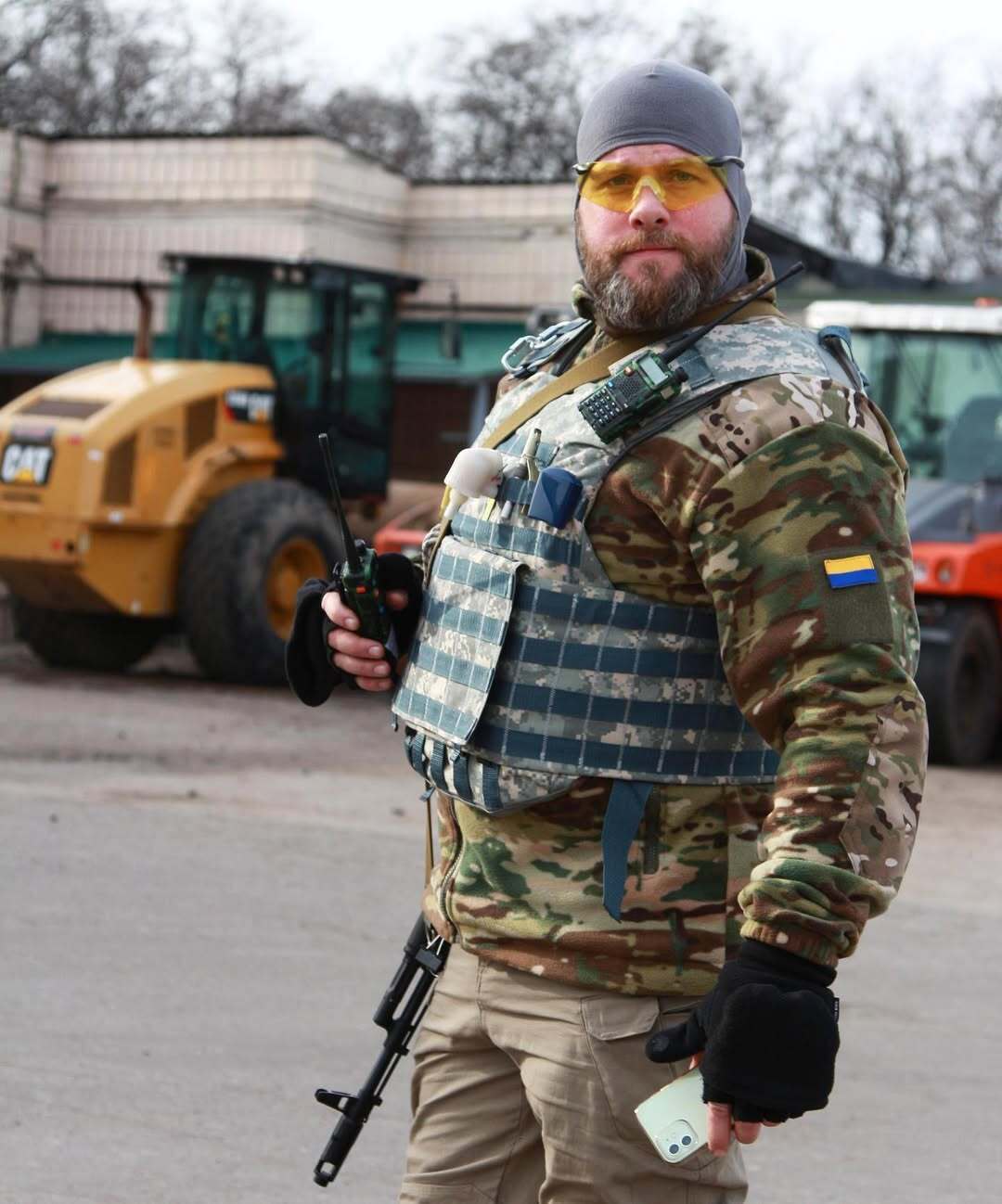 Возить у Москву медикаменти. Актор-воїн Володимир Ращук розповів, як його батько з Донецька рятує російських солдатів